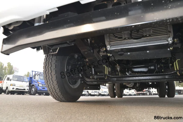 Qingling Isuzu KV600 131 hp 4X2(6 wheels) refrigerated truck (China VI) Chassis (2) | 86Trucks