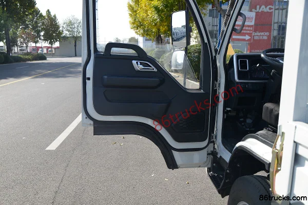 JAC Kangling J5 130 hp 4X2(6 wheels) 4.18m Single Row Flatbed Light Truck (China VI) (Weichai) Cab (2) | 86Trucks