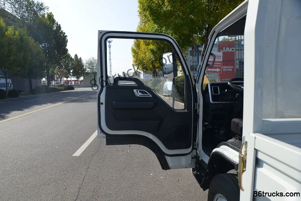 JAC Kangling J5 130 hp 4X2(6 wheels) 4.18m Single Row Flatbed Light Truck (China VI) (Weichai) Cab (1) | 86Trucks