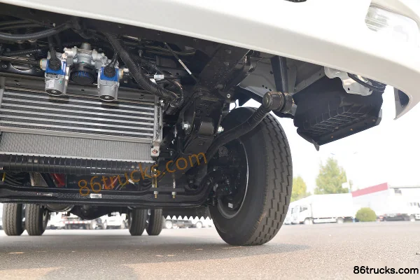 JAC Junling E5 132 hp 4X2(6 wheels) 3.7m Single-row Van Light Truck (China VI) Chassis (3) | 86Trucks