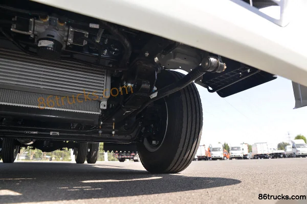 JAC Yunduoduo N6 140hp 4X2(6 wheels) 3.43m Semi-row Flatbed Light Truck (China VI) Chassis (3) | 86Trucks