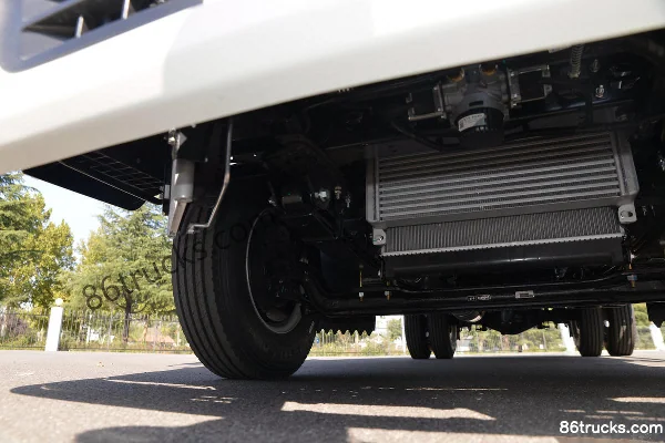 JAC Yunduoduo N6 140hp 4X2(6 wheels) 3.43m Semi-row Flatbed Light Truck (China VI) Chassis (2) | 86Trucks