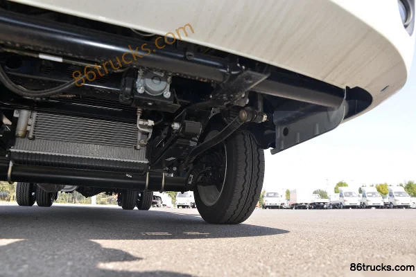 JAC Kaida X6 1,8 L 130 ch 4X2(6 roues) 3,95 m cabine simple avec ridelles, mini camion (China VI) Châssis (3) | 86Trucks