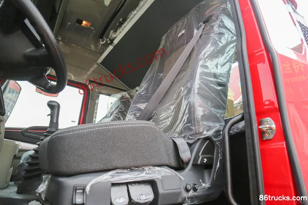 Sinotruk HOWO N5W medium truck 270 hp 4X2(6 wheels) 5.8m stake cargo truck (China VI) Cab (3) | 86Trucks