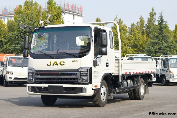 JAC Shuailing S6 150hp 4X2(6 wheels) 3.85m Semi-Cab Flatbed Light Truck (China VI) Exterior (3) | 86Trucks