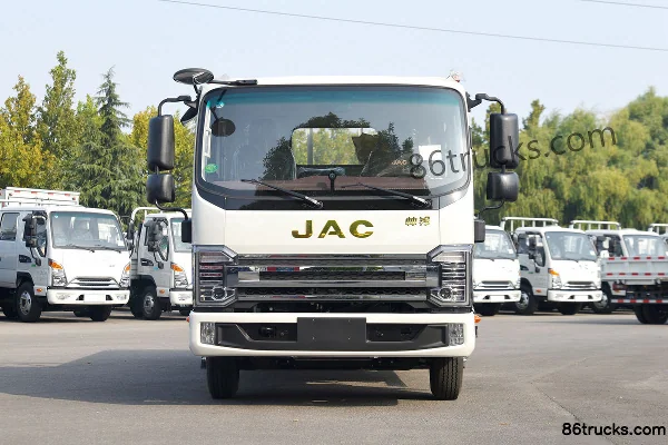 JAC Shuailing S6 150hp 4X2(6 wheels) 3.85m Semi-Cab Flatbed Light Truck (China VI) Exterior (2) | 86Trucks