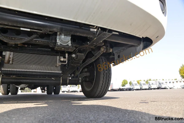 JAC Kaida X6 1,8 L 130 ch 4X2(6 roues) essence camion plateau fourgon 3,95 m cabine simple (China VI) Châssis (3) | 86Trucks