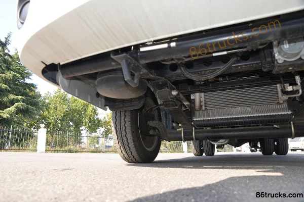 JAC Kaida X6 1,8 L 130 ch 4X2(6 roues) essence camion plateau fourgon 3,95 m cabine simple (China VI) Châssis (2) | 86Trucks