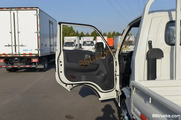 JAC Kaida X6 1.8L 130hp 4X2(6 wheels) 3.5m Single Row Flatbed Mini Truck (China VI) Cab (1) | 86Trucks