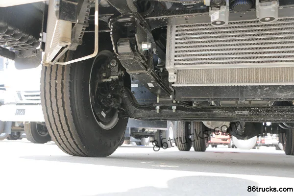 JAC Junling V5 150hp 4X2(6 wheels) 3.85m half-cab flatbed light truck Chassis (2) | 86Trucks