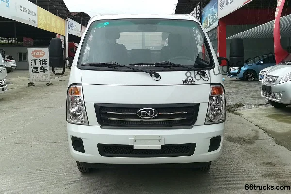 NanJun Ruidi 2.0L 116 hp 4X2(6 wheels) 3.95m Single Row Stake Truck Exterior (2) | 86Trucks