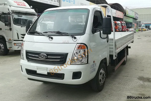 NanJun Ruidi 2.0L 116 hp 4X2(6 wheels) 3.95m Single Row Stake Truck Exterior (3) | 86Trucks