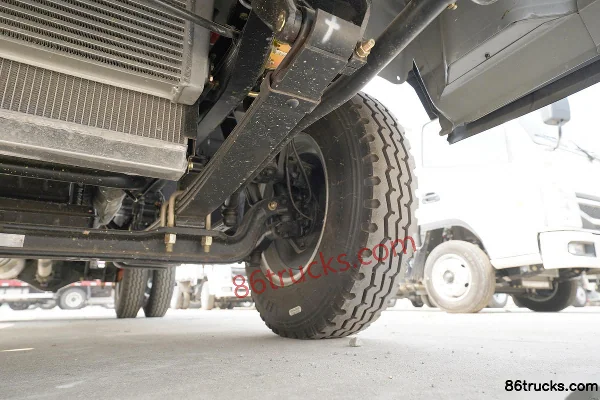 FAW Hongta FAW Jiefang Baling 2 Series V6 137 hp 4X2(6 wheels) 3.715m single-row flatbed light truck (China VI) Chassis (3) | 86Trucks