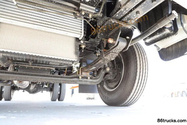 JMC Shùnwēi Wide Body 143 hp 4X2(6 wheels) 4.2m single-row van truck (China VI) (hydraulic brake) Chassis (3) | 86Trucks
