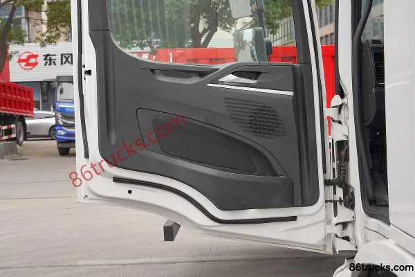 SHACMAN Delong L6000 220hp 4X2(6 wheels) 8.7m van cargo truck Cab (2) | 86Trucks