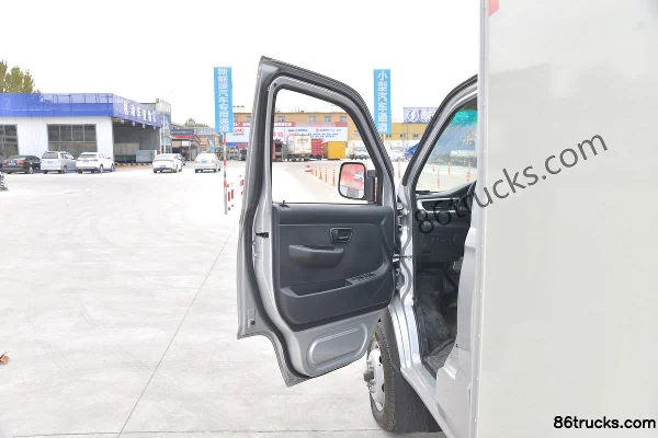 SRM Xinyuan T20SEV 3.05T 3.03m Single Row Pure Electric Van Mini Truck 46.36kWh 4X2(6 wheels) Interior (1) | 86Trucks