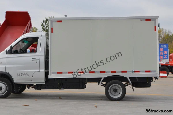 SRM Xinyuan T20SEV 3.05T 3.03m Single Row Pure Electric Van Mini Truck 46.36kWh 4X2(6 wheels) Body (2) | 86Trucks