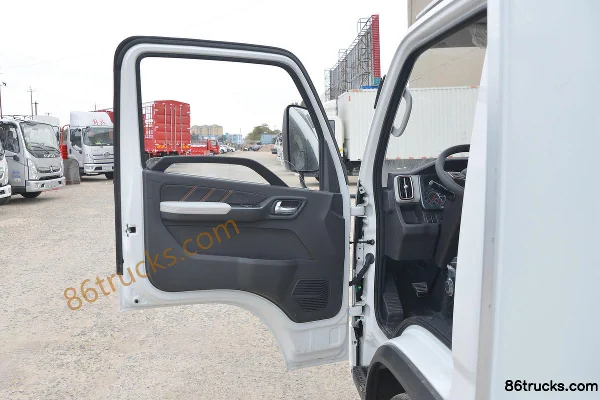 Foton Aumark M Card 122hp 4X2(6 wheels) 4.17m Single Row Van Small Truck Cab (1) | 86Trucks