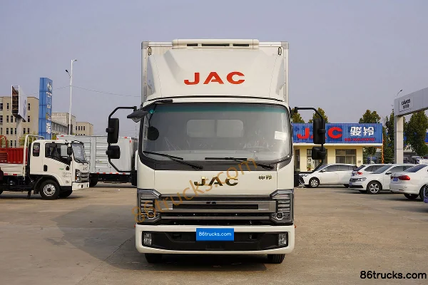 JAC Shuailing S7 Ice Doctor 160hp 4X2(6 wheels) 4.015m Single Row Refrigerated Truck (wide body) Exterior (2) | 86Trucks