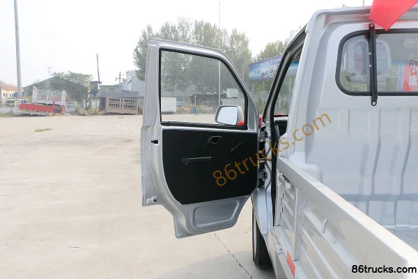 Dongfeng K01L 2022 Model 1.3L 92 hp 4X2(6 wheels) Gasoline 2.7m Single Row Flatbed Micro Truck (China VI) Cab (1) | 86Trucks