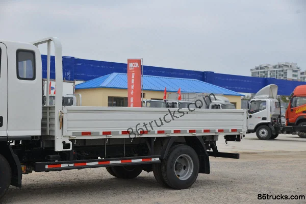 Foton Aoling New Jieyun Youth Edition 132 hp 4X2(6 wheels) 3.83m semi-row flatbed light truck (China VI) Body (1) | 86Trucks