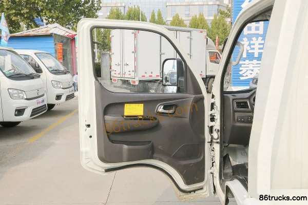 Foton Xiangling M2 comfort type 95 ch 4X2(6 roues) 3.8 m single row flatbed mini truck (China VI) Cabine (1) | 86Trucks