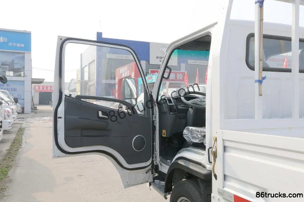 Kama K3 Jinyunka 95 hp 4X2(6 wheels) 3.55m Single Row Flatbed Light Truck (China VI) Cab (1) | 86Trucks