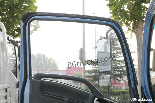 SHACMAN Light Truck Delong E3000 4.18m Electric Van Light Truck (Hydraulic Brake) 81.14kWh 4X2(6 wheels) Interior (3) | 86Trucks