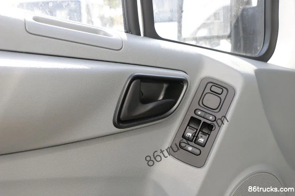 Foton Commercial Vehicle Tuyano Tongtu 150hp 2.5T Diesel 3-seat Manual Short wheelbase Medium roof closed van Cab (3) | 86Trucks