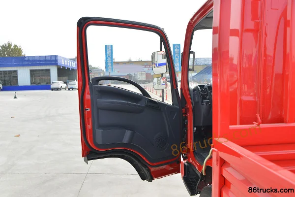 FAW Jiefang Hu VR 132 hp 4X2(6 wheels) 4.2 m single-row flatbed light truck (China VI) Cab (1) | 86Trucks