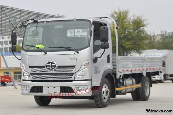 FAW Jiefang Lingtu 160 hp 4X2(6 wheels) 4.2m Single Row Flatbed Light Truck (China VI) Exterior (3) | 86Trucks