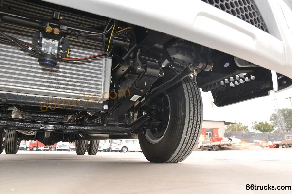 FAW Jiefang Lingtu 160 hp 4X2(6 wheels) 4.2m Single Row Flatbed Light Truck (China VI) Chassis (3) | 86Trucks
