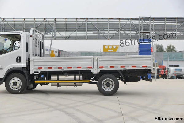FAW Jiefang Lingtu 160 hp 4X2(6 wheels) 4.2m Single Row Flatbed Light Truck (China VI) Body (2) | 86Trucks