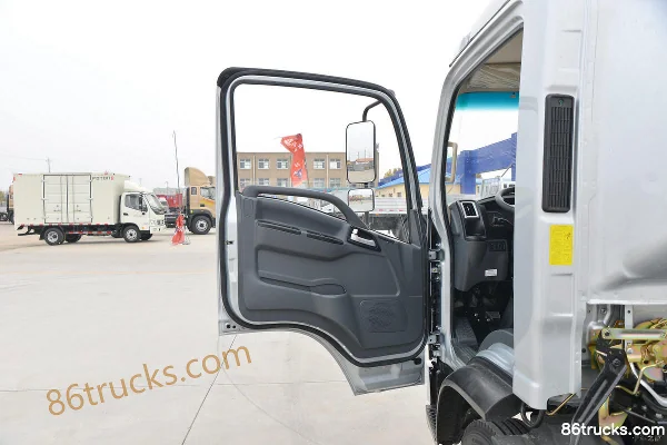 SHACMAN Light Truck Delong K3000 140 hp 4X2(6 wheels) 4.18m Single Row Van Light Truck (China VI) Cab (1) | 86Trucks