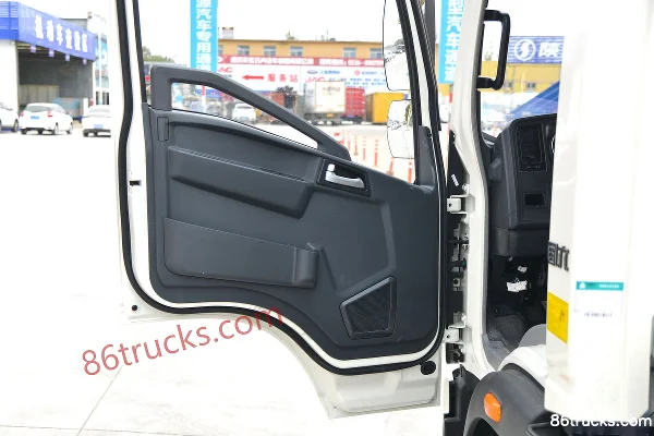 Sinotruk HOWO Hanjiang 160 hp 4X2(6 wheels) 4.15m single-row van light truck (China VI) Cab (2) | 86Trucks