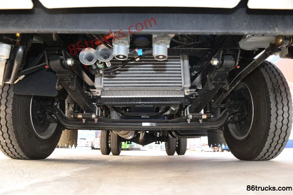 Sinotruk HOWO Hanjiang 115 hp 4X2(6 wheels) 4.15m single-row flatbed light truck Chassis (1) | 86Trucks