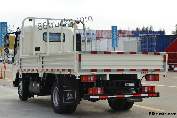 Sinotruk HOWO Hanjiang 115 hp 4X2(6 wheels) 4.15m single-row flatbed light truck Body (3) | 86Trucks