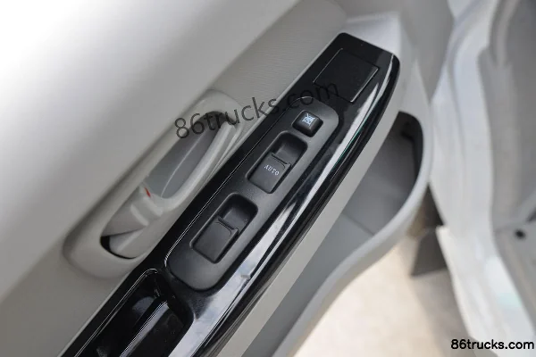 SRM Xinri X30L EV 2.5T 2-seat 4.495m pure electric van 41.68kWh Cab (3) | 86Trucks