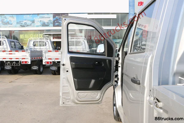 Karry X6 Zhifu type 1.6L 122 hp 4X2(6 wheels) gasoline 2.7m double-row drop-side micro truck (China VI) Cab (1) | 86Trucks