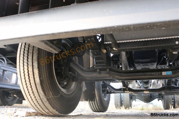 Dayun Zhisheng Standard Load 220hp 6X2(8 wheels) 5.8m Flatbed Truck (10-speed) Chassis (2) | 86Trucks