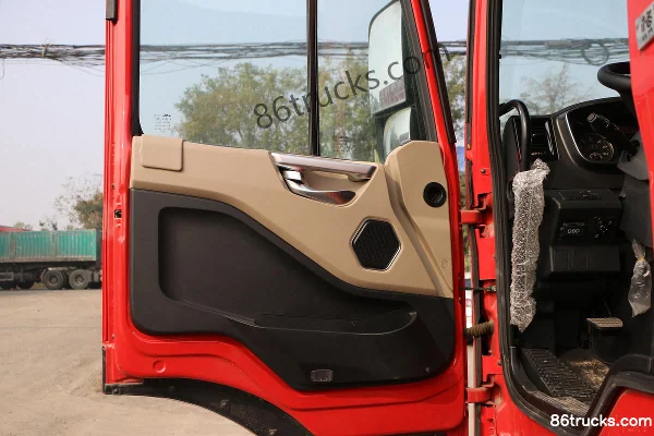 JAC Gallop A5L Heavy Truck 240 hp 6X2(8 wheels) 6.8m Flatbed Cargo Truck (China VI) (Fast Gear 8-speed) Cab (2) | 86Trucks