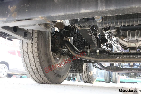 JAC Gallop A5L Heavy Truck 240 hp 6X2(8 wheels) 6.8m Flatbed Cargo Truck (China VI) (Fast Gear 8-speed) Chassis (2) | 86Trucks