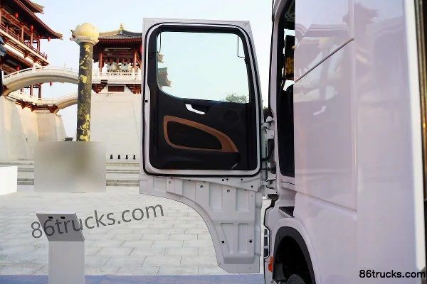 SHACMAN Delong X6000 600 hp 4X2(6 wheels) AMT Automatic Tractor Truck Cab (1) | 86Trucks