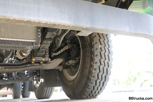 SHACMAN Commercial Vehicle Xuande Wing 6 Composite Edition 300 hp 6X2(8 wheels) 6m dump truck Chassis (3) | 86Trucks