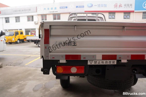 Dongfeng Xiaobawang W08 1,5 L 113 ch 4X2(6 roues) petit camion plateau à ridelles cabine simple 3,05 m (China VI) (avec climatisation) Carro