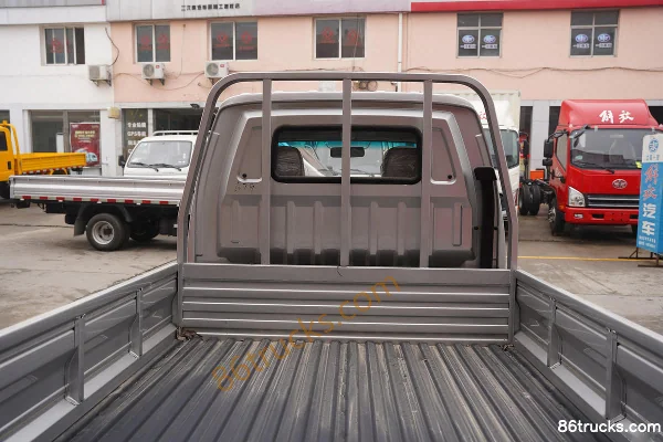 Dongfeng Xiaobawang W08 1,5 L 113 ch 4X2(6 roues) petit camion plateau à ridelles cabine simple 3,05 m (China VI) (avec climatisation) Carro