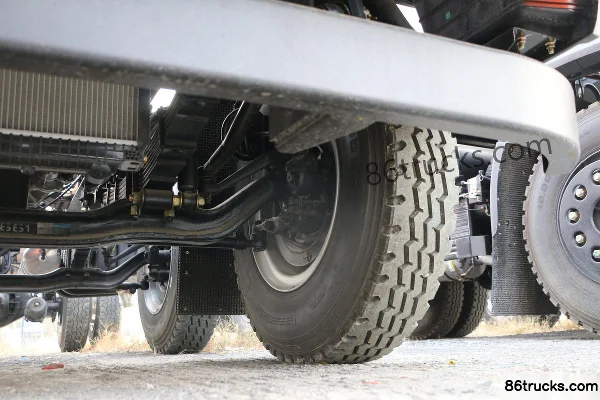 Dayun Zhisheng 220hp 6X2(8 wheels) 5.8m Flatbed Cargo Truck (Shortened Axle) Chassis (3) | 86Trucks