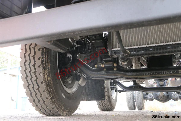 Dayun Zhisheng 220hp 6X2(8 wheels) 5.8m Flatbed Cargo Truck (Shortened Axle) Chassis (2) | 86Trucks