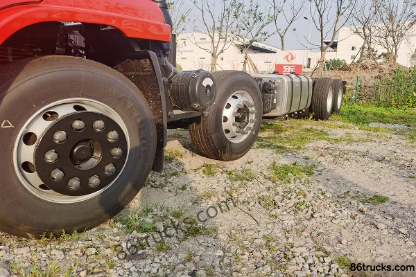 Dongfeng Changxing D3 320 hp 8X4(12 wheels) 7.2m Stake Truck (China VI) Chassis (3) | 86Trucks