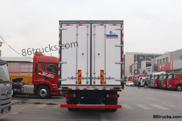 FAW Jiefang Qingdao JK6 Medium Truck 260 hp 4X2(6 wheels) 6.75m AMT Automatic Refrigerated Truck (China VI) Exterior (3) | 86Trucks